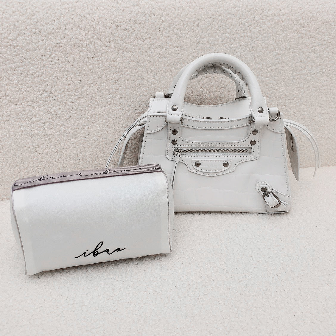 ibao バッグピロー｜バレンシアガ ネオ クラシック シティ ミニ 専用