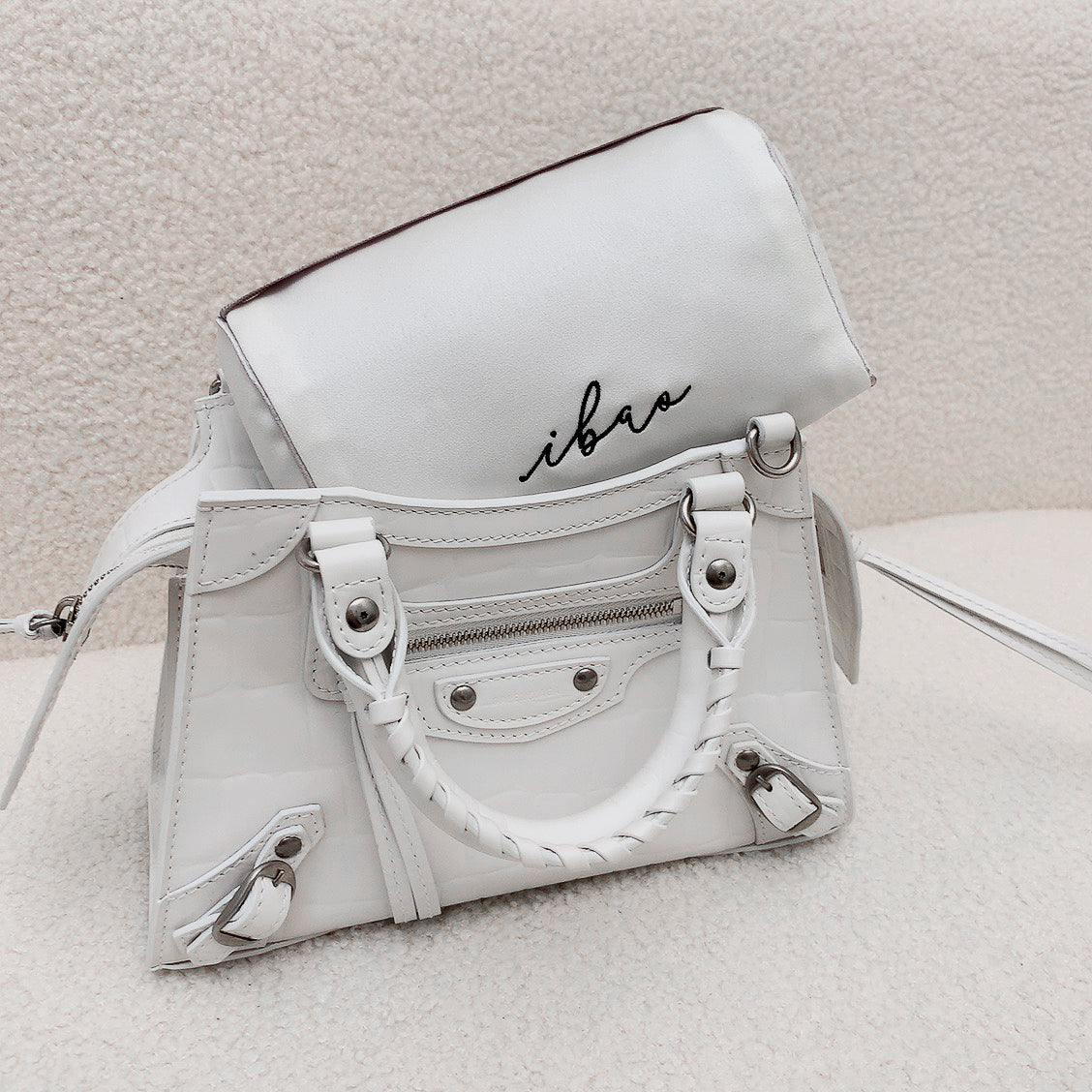 ibao バッグピロー｜バレンシアガ ネオ クラシック シティ ミニ 専用